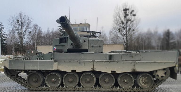 Armáda získá od Němců další leopardy. Celkem tak bude mít 28 strojů typu 2A4