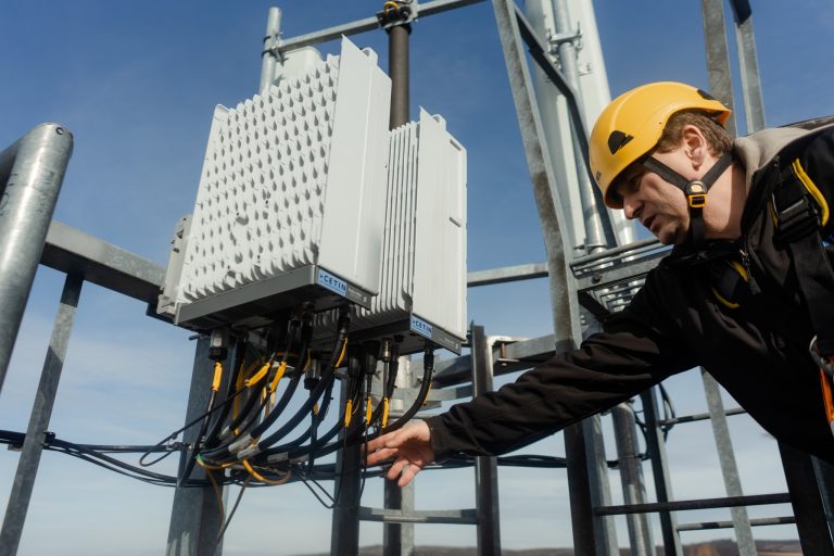 Trenažér pro autonomní vozidla. CETIN pokryje část D1 speciální technologií