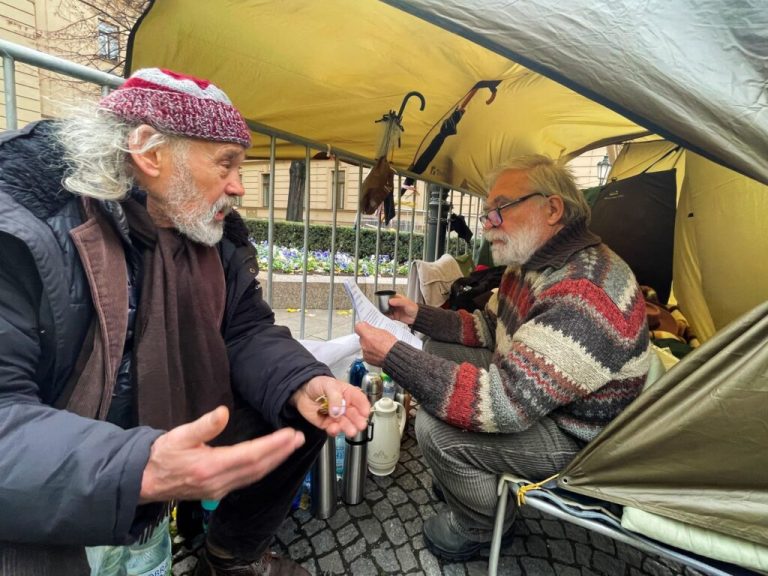 Vyšší důchody pro odpůrce komunismu mají zelenou. Nepadly žádné zásadní připomínky