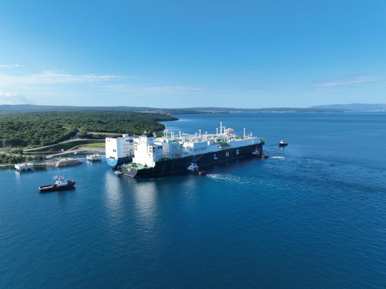 Do chorvatského Krku dorazil první tanker s LNG z Alžírska