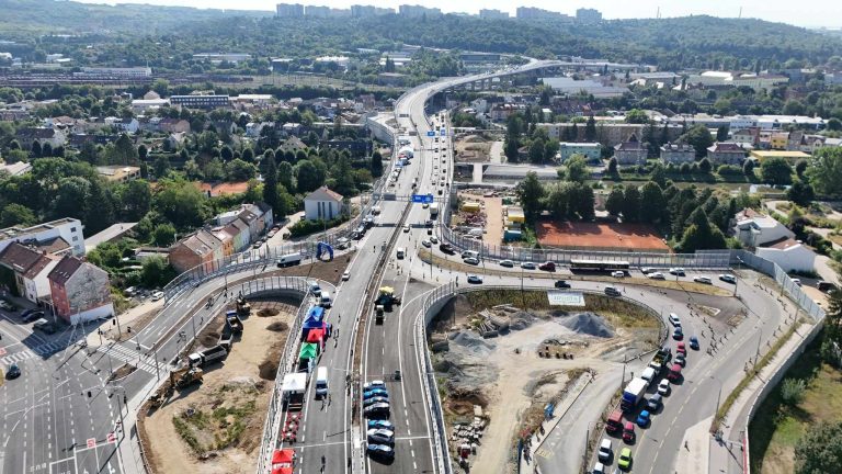 Zásadní estakáda městského okruhu v Brně začala sloužit řidičům