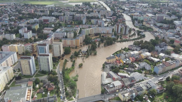 Výborný a Stanjura: Přehrada v Nových Heřminovech by ochránila před povodní. Aktivisté ji roky odmítají