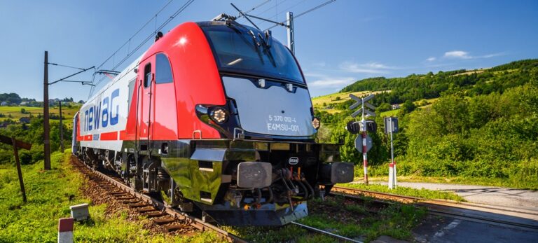 Stíhačky Griffin 200 jedou do akce. Potáhnou polské Intercity. Brzy už i do Prahy